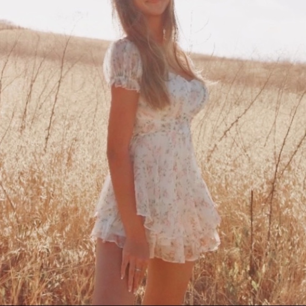 LOVE LOLA ISABELLES CABINETFloral Print Tie Romper